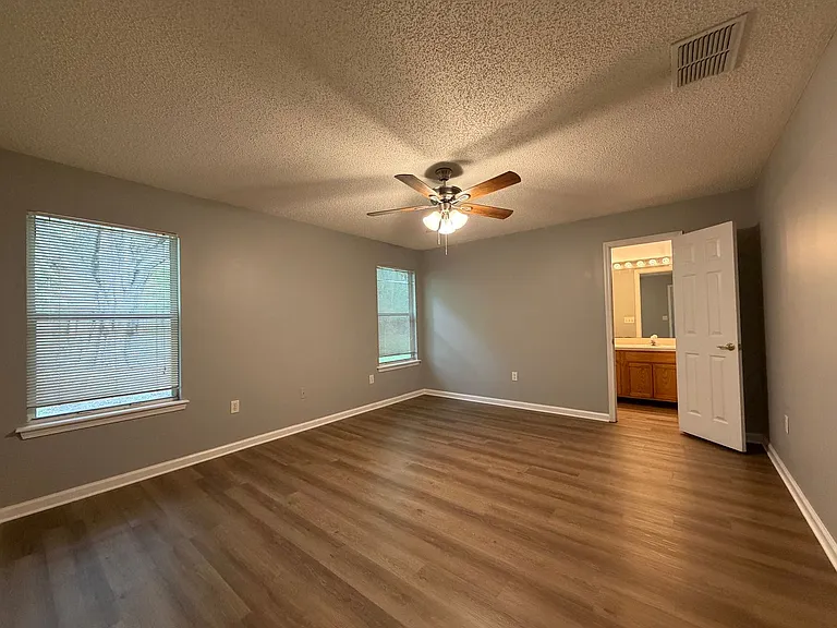 2716 Secret Harbor Dr — Photo 6