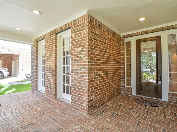 3rd image of 6015 Shady Alcove Ct