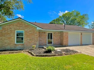 120 La Laja Dr, Angleton, TX 77515