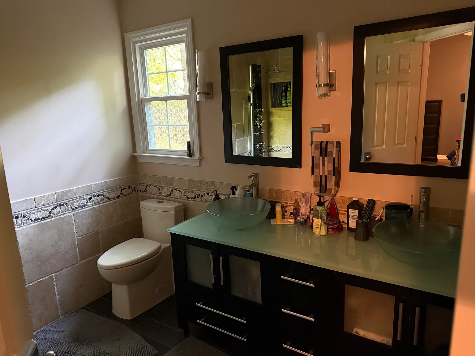 3 bed, 1919 sqft, $1,000 — Photo 2