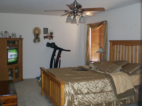 master bedroom 12x18