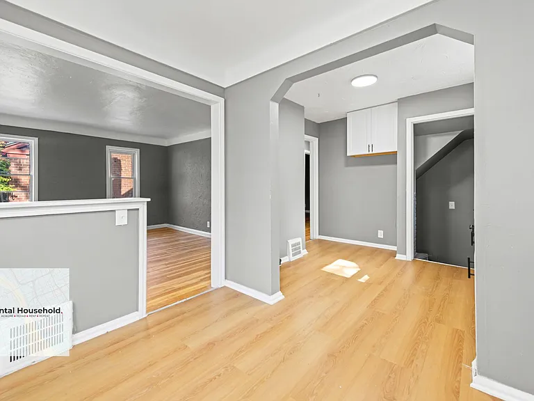 20296 Waltham St — Photo 3