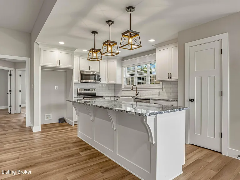 19 Clubhouse Ct — Photo 4