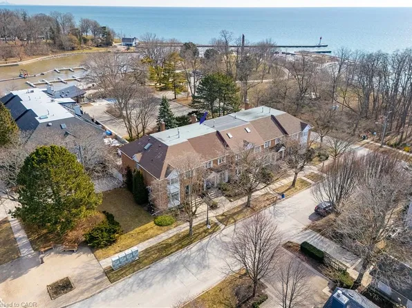 23 Chisholm St, Oakville, ON L6K 3W2