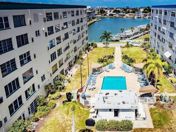 2960 59th St S APT 614, Gulfport, FL 33707