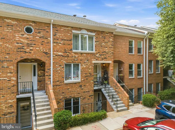 3770 Madison Ln, Falls Church, VA 22041