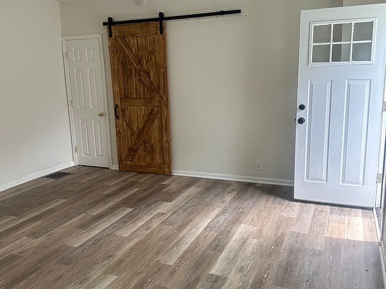 305 Summit Ave #1 — Photo 9