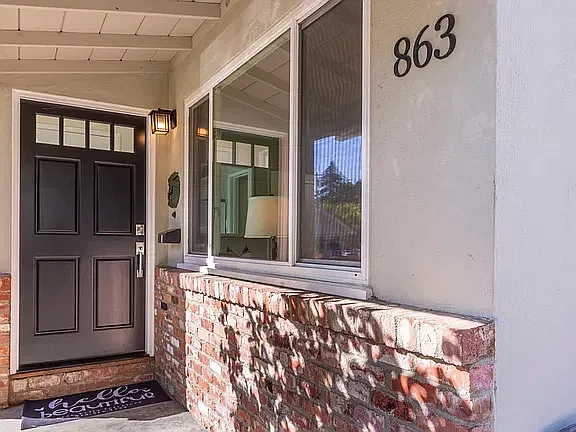 2 bed, 900 sqft, $4,650 — Photo 2