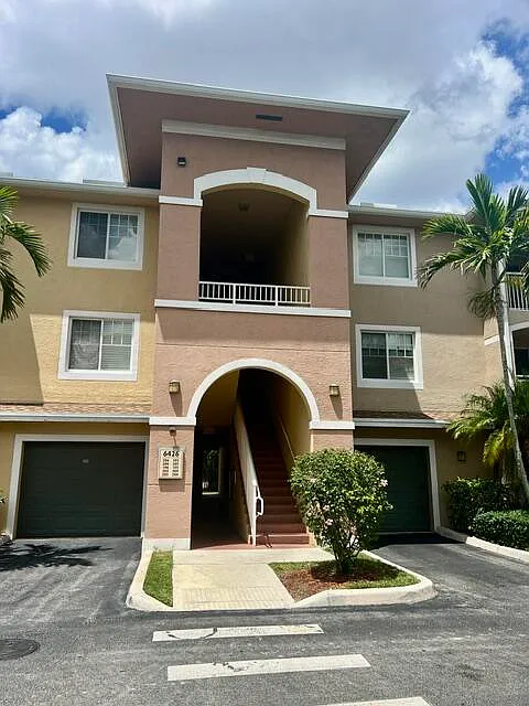 6426 Emerald Dunes Dr #206