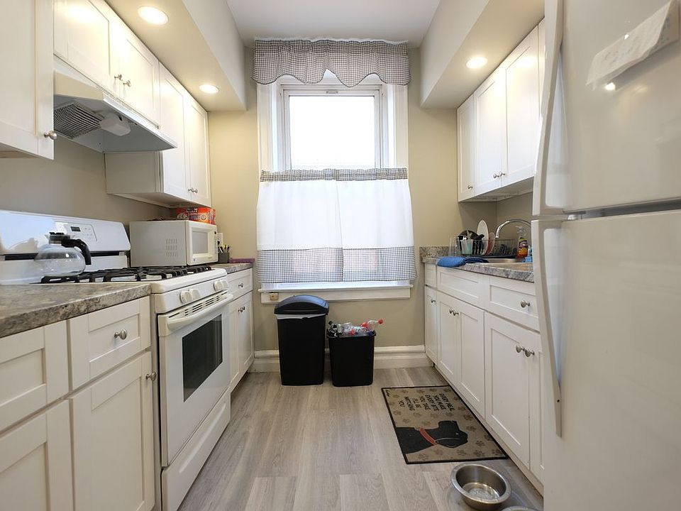 1st image of 1045 67th St #4