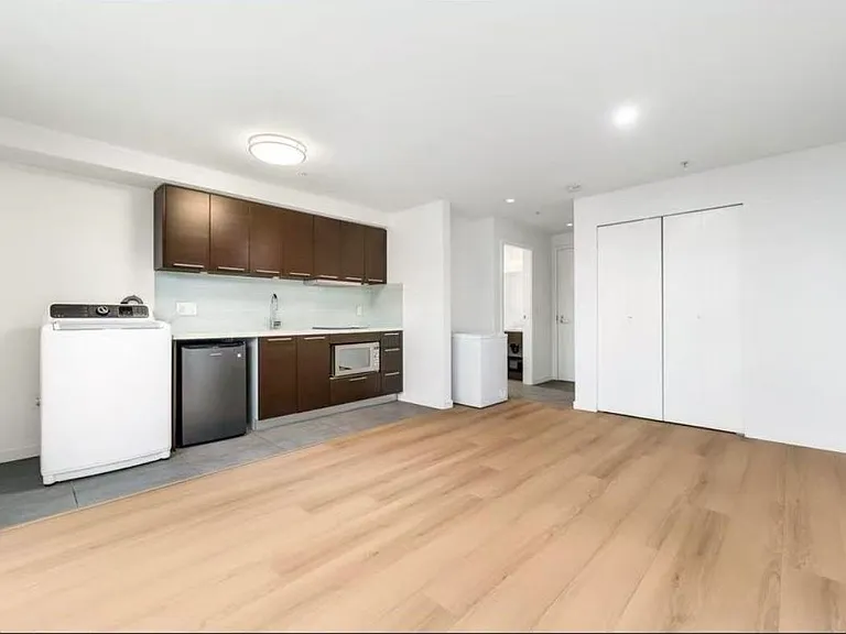 6342 Ash St — Photo 2
