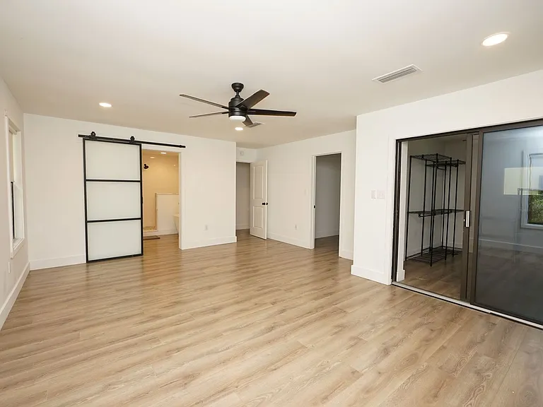 2419 Rocky Shores Dr — Photo 24