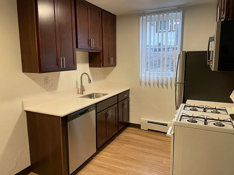 3701 W Lake St — Photo 11