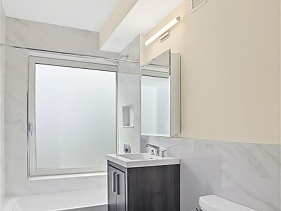 5th image of 111 E 115th St APT 2D