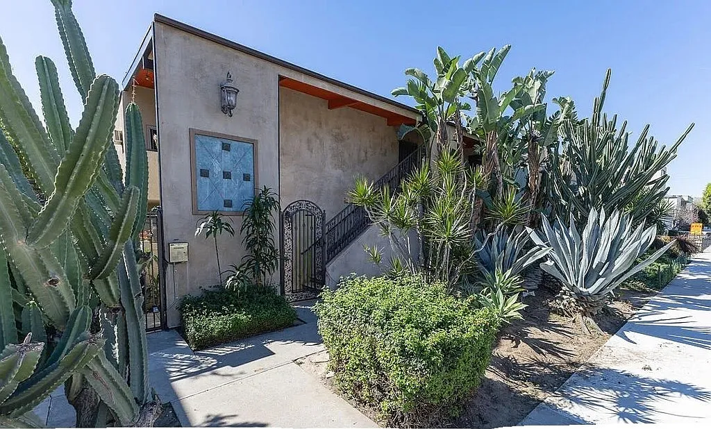 1 bed, 700 sqft, $2,200 — Photo 1