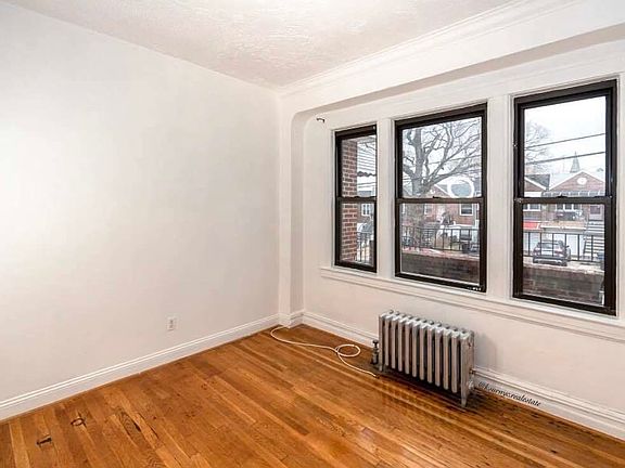 3rd image of 50-39 39th Pl #1
