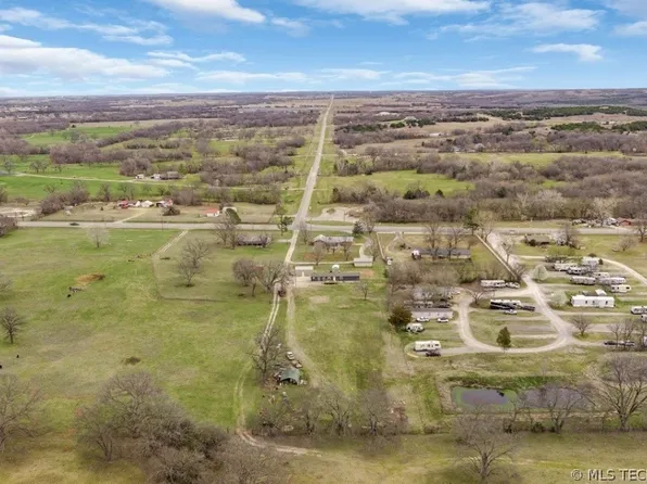 2044 Highway 77 S, Davis, OK 73030