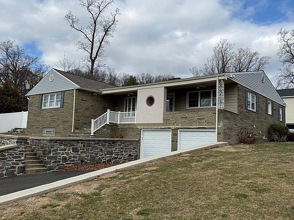 5th image of 3206 Manor Rd