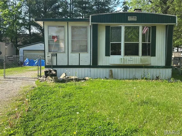 215 Meddows Ln, O Fallon, IL 62269