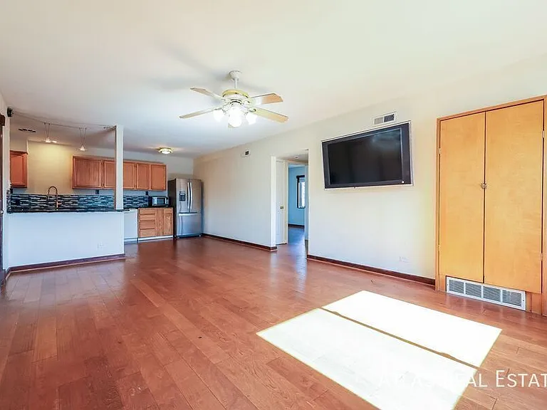 1620 N Colorado Blvd #5 — Photo 3