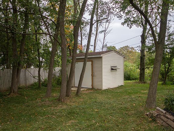 5th image of 3811 Kirkshire Dr SE