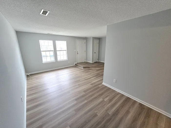 700 Wolftrap Ln — Photo 6
