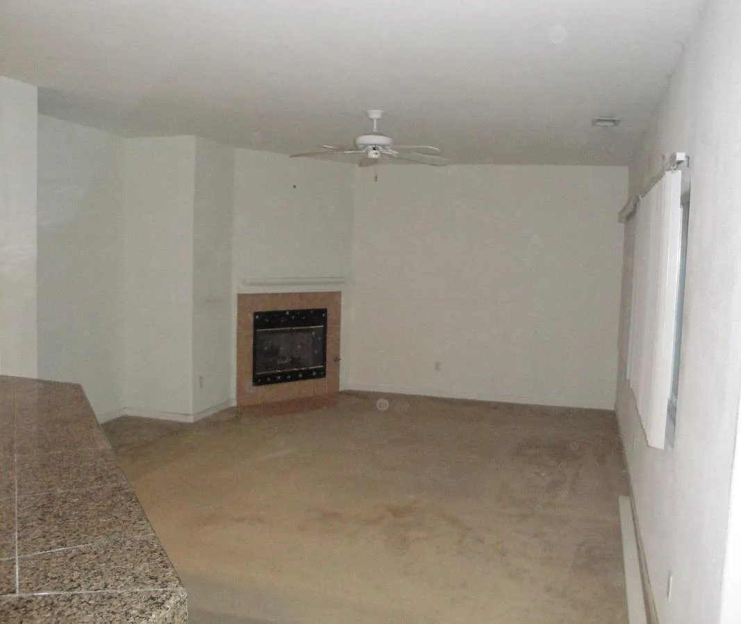 5 bed, 2696 sqft, $3,199 — Photo 3