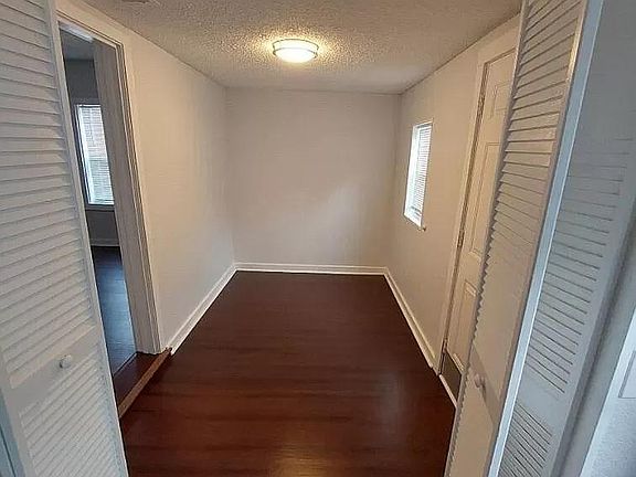 5th image of 3435 Broadway Ave