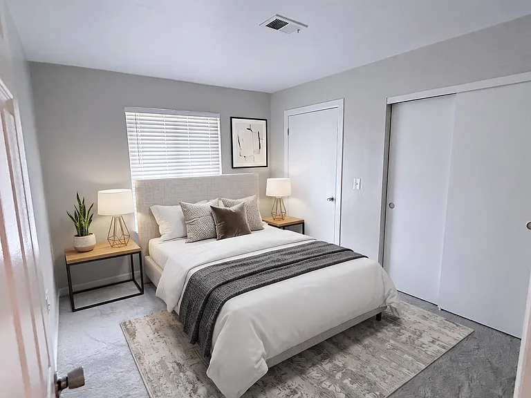 The Oaks Apartments — Photo 6