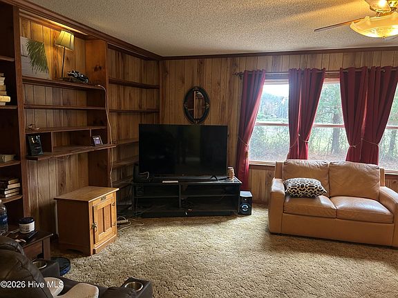 5th image of 1039 Pine Ridge Road