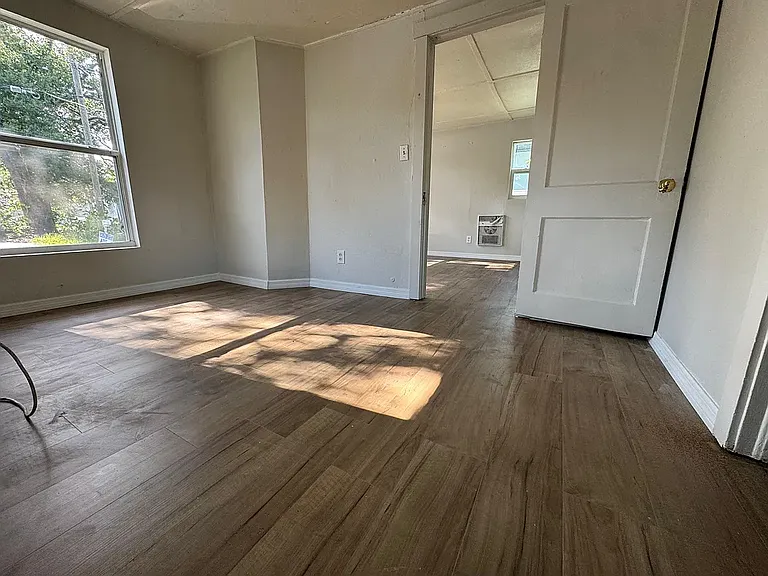 8903 N Dexter Ave — Photo 10