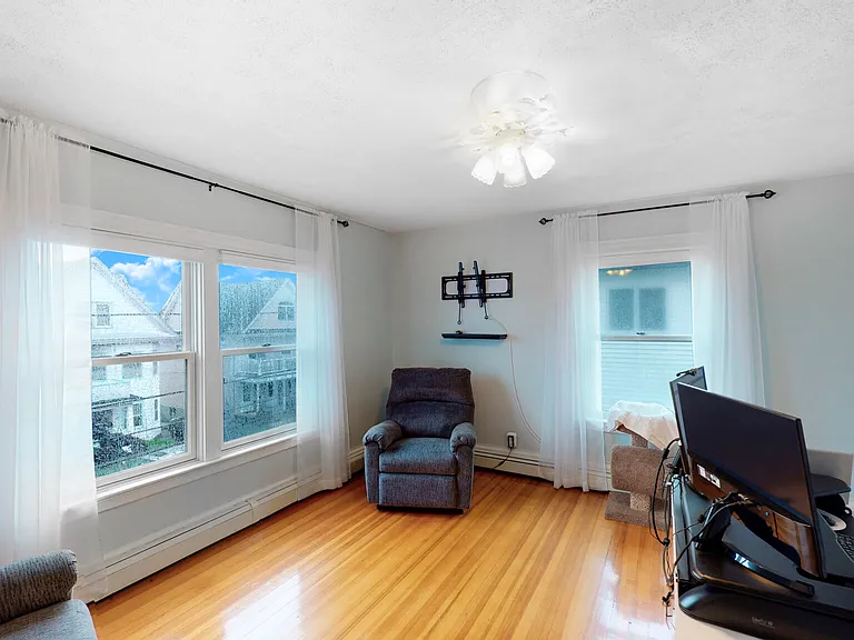 271 River Rd — Photo 10