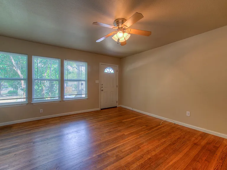 4805 Evans Avenue — Photo 8