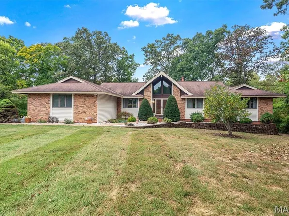 9 Hickory Glen Ct, Lake Saint Louis, MO 63367