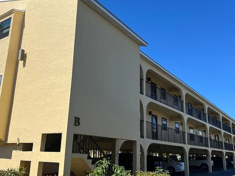 14459 River Beach Dr #B210 — Photo 2