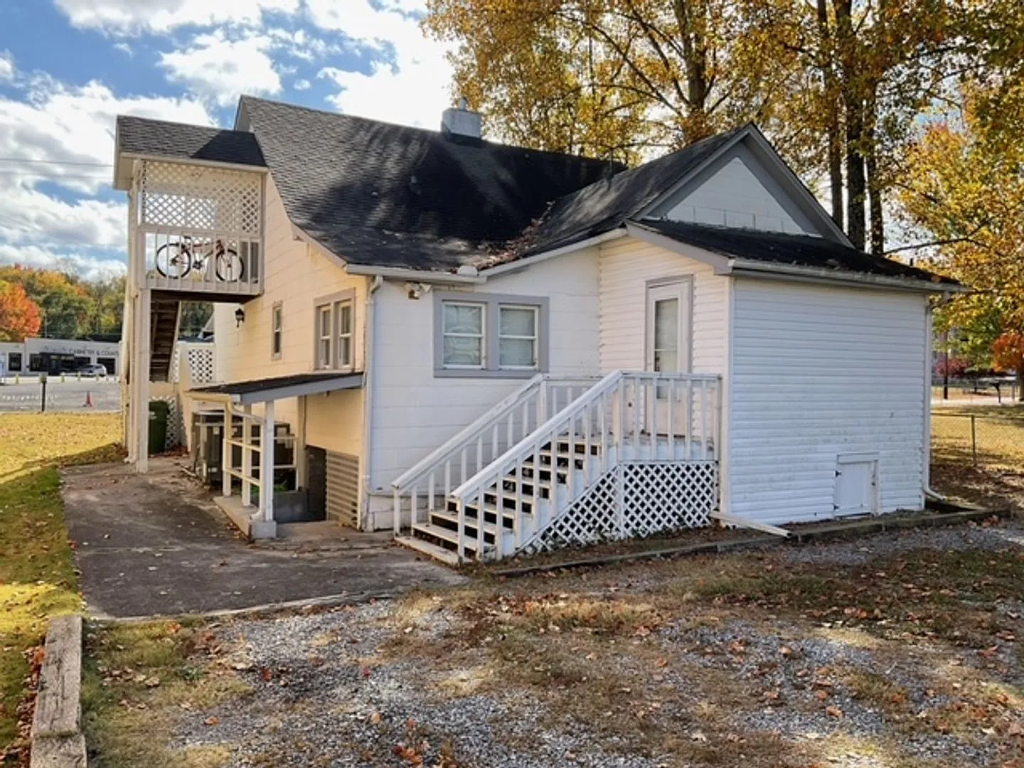 3 bed, 1.0 bath, 1130 sqft, $1,450 — Photo 3