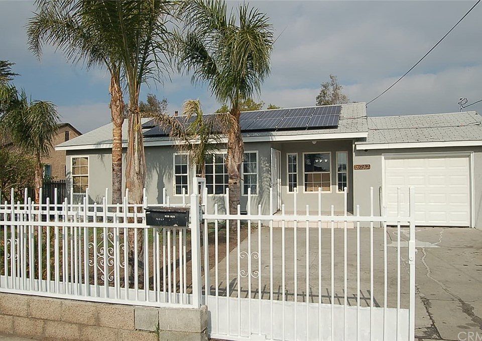 1st image of 16242 Ivy Ave