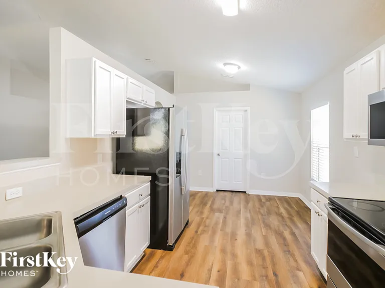 117 King Arthur Ct — Photo 6