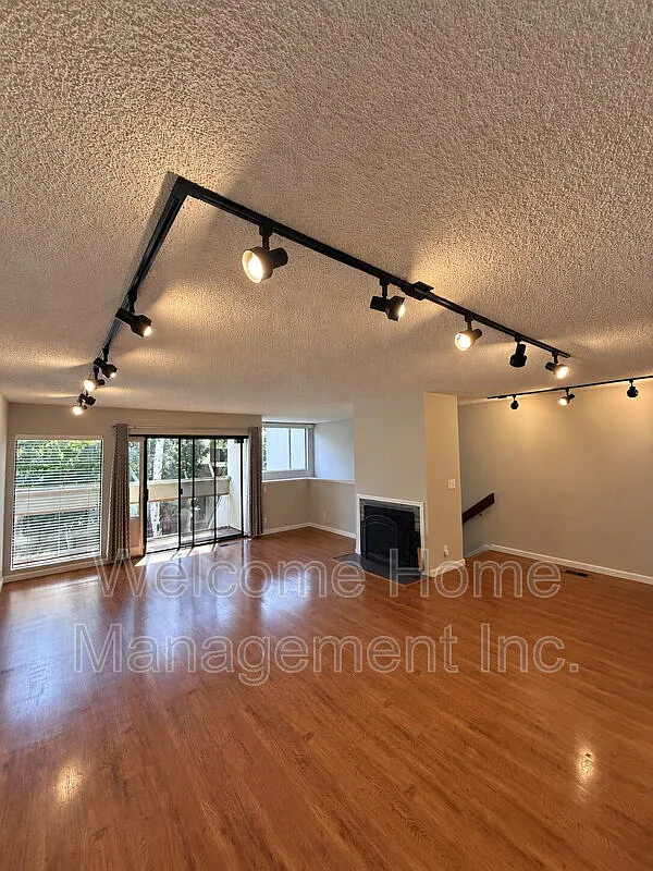 2 bed, 2.0 bath, 1492 sqft, $3,495 — Photo 4