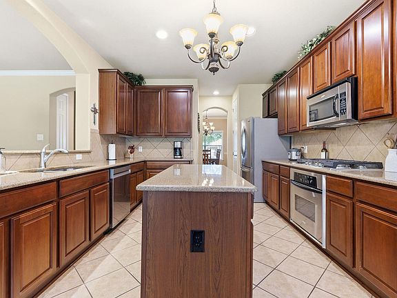 5th image of 3807 Cypress Point Cv