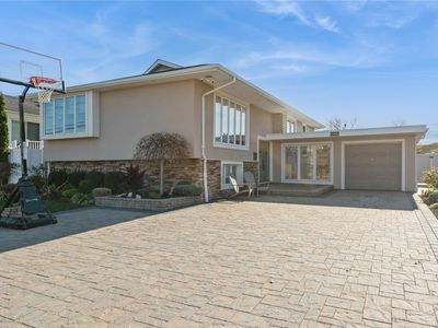 79 Elaine Drive, Oceanside, NY, 11572