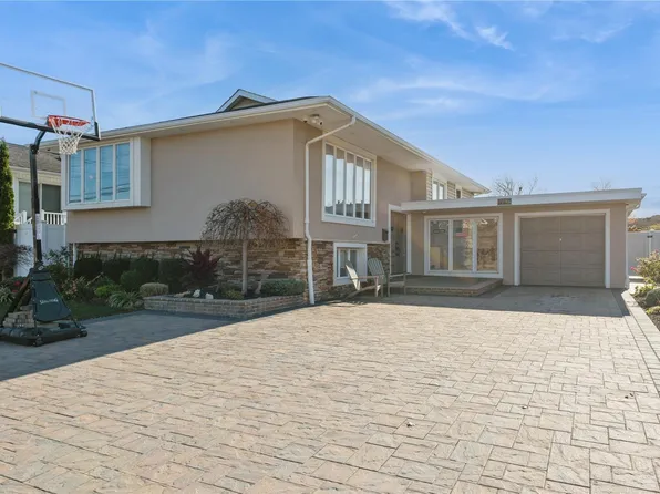 79 Elaine Drive, Oceanside, NY 11572