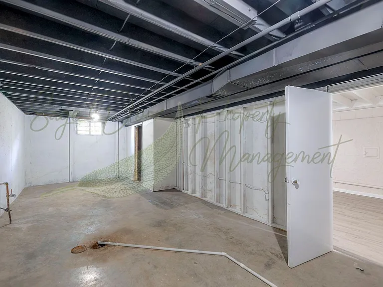 11913 Sycamore Ave — Photo 36