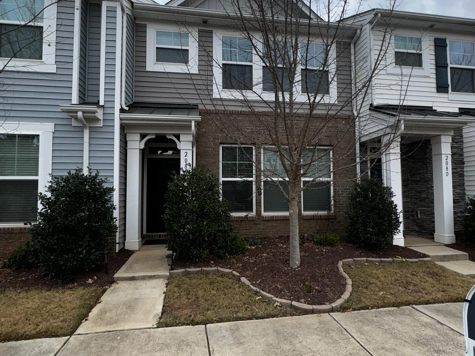 3 bed, 1695 sqft, $2,325 — Photo 3