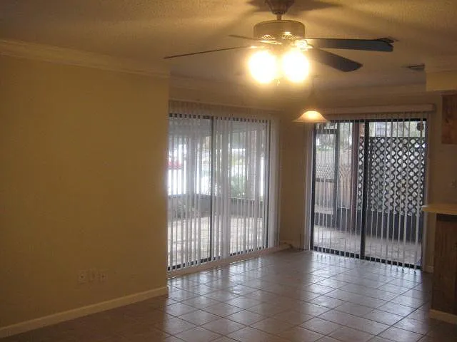 3 bed, 1473 sqft, $2,570 — Photo 4