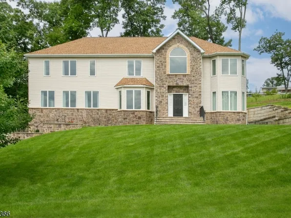 24 Beverly St, Parsippany-Troy Hills Twp., NJ 07950