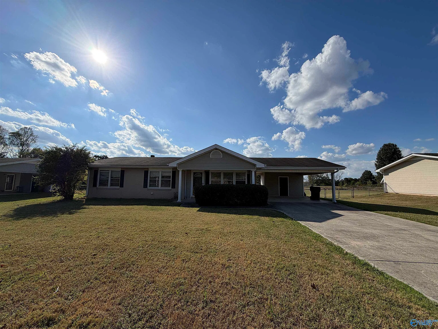 3 bed, 2.0 bath, 1150 sqft, $1,350 — Photo 1