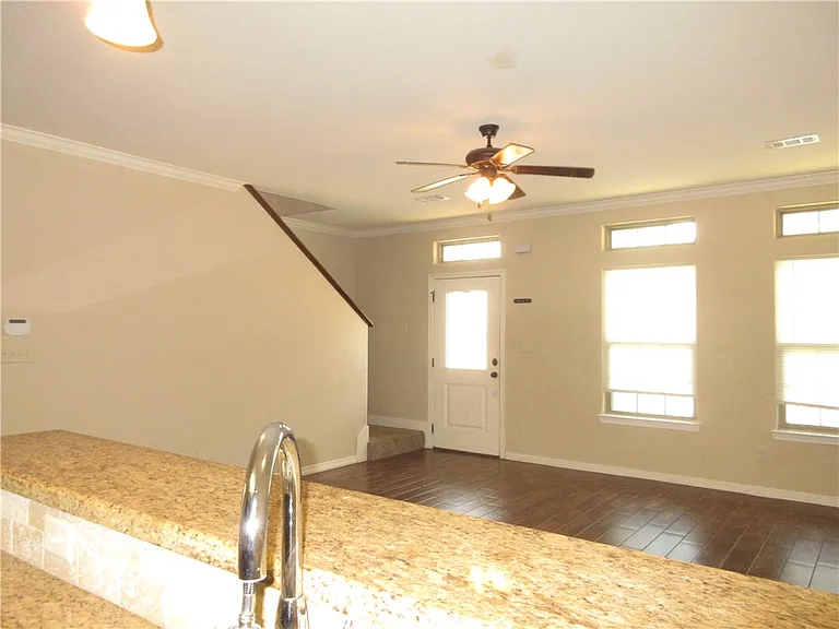 405A Ash St — Photo 7