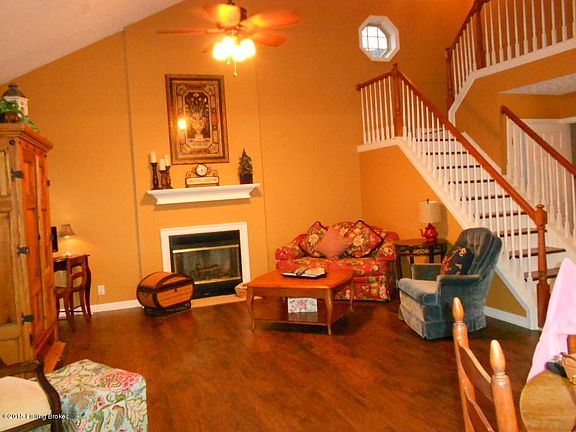 2nd image of 405 Woodland Lakes Dr
