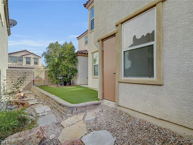 12052 Hathaway Pines Ln — Photo 42